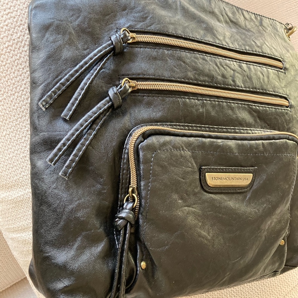Stone Mountain Accessories Black Leather Women's Bag